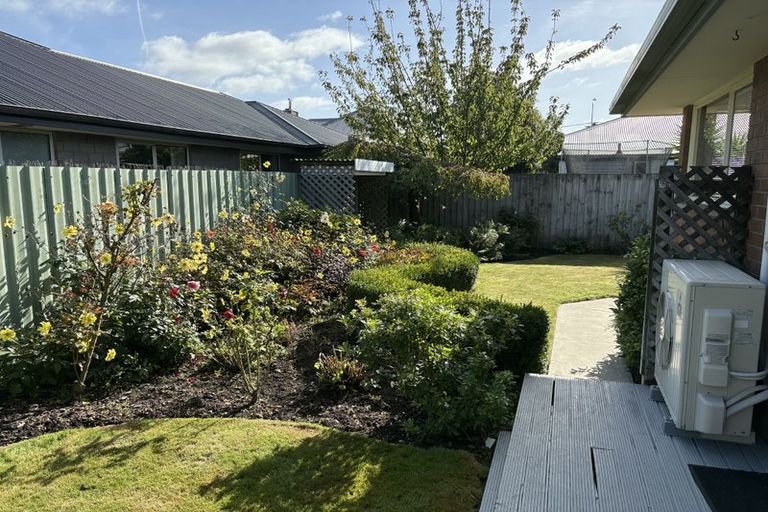 Photo of property in 2/10 Baretta Street, Somerfield, Christchurch, 8024