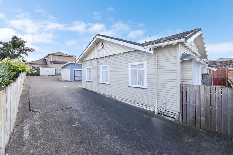 Photo of property in 47 Plunket Avenue, Papatoetoe, Auckland, 2104