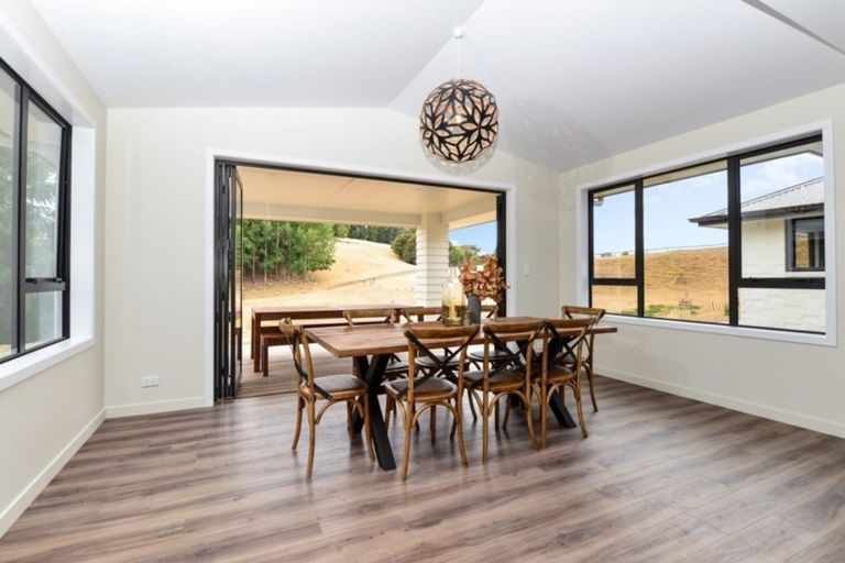 Photo of property in 166 Foster Road, Temple View, Hamilton, 3290