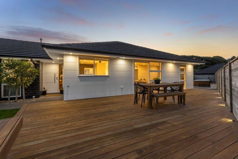 Photo of property in 44 Tradewinds Drive, Whitby, Porirua, 5024