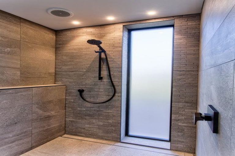 Photo of property in 16 Mccaw Mews, Wanaka, 9305