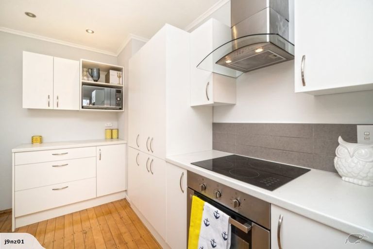 Photo of property in 3/10 Coroglen Avenue, Birkenhead, Auckland, 0626