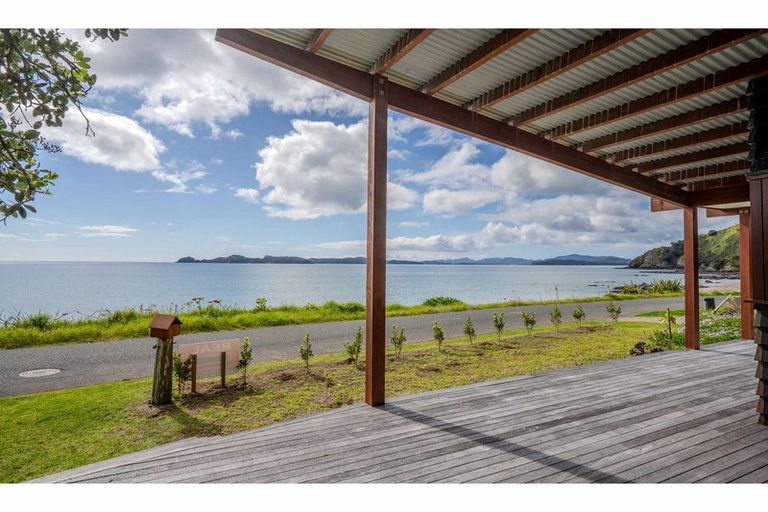 Photo of property in 135 Long Beach Road, Russell, 0202