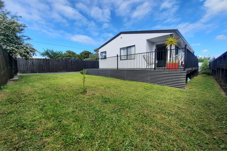 Photo of property in 64a Archibald Road, Kelston, Auckland, 0602