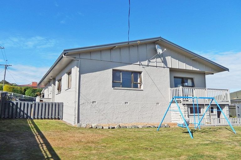 Photo of property in 9 Selwyn Street, South Hill, Oamaru, 9400