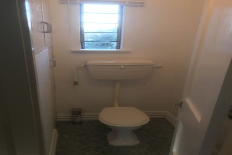 Photo of property in 10a Henry Street, Kilbirnie, Wellington, 6022