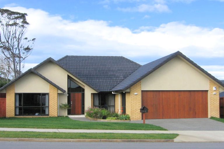 Photo of property in 112 Cyril French Drive, Flat Bush, Auckland, 2016