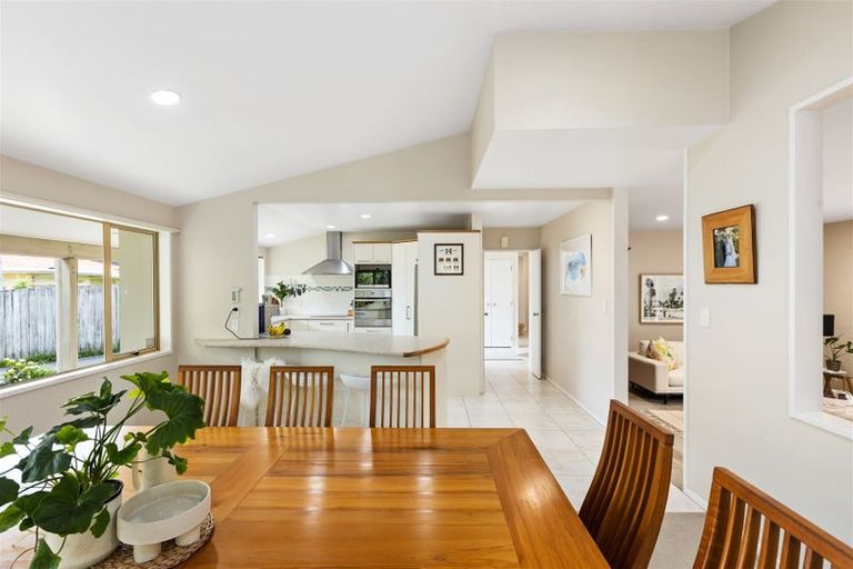 Photo of property in 484 Beach Road, Murrays Bay, Auckland, 0630