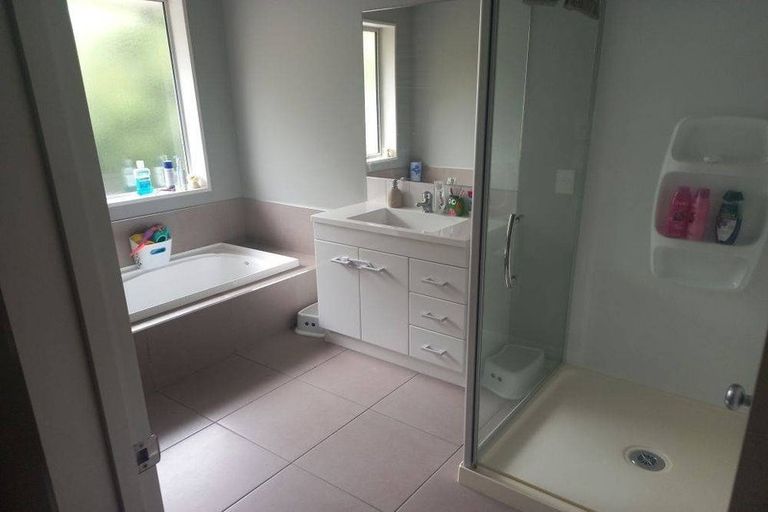 Photo of property in 27 Mokihi Gardens, Hillmorton, Christchurch, 8024