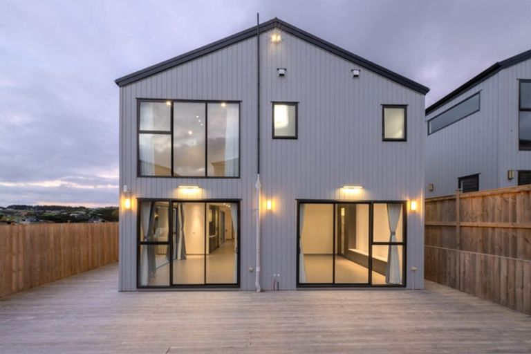 Photo of property in 14 Greenstead Close, Flat Bush, 2019