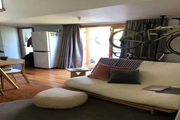 Photo of property in 136 Russell Terrace, Berhampore, Wellington, 6023