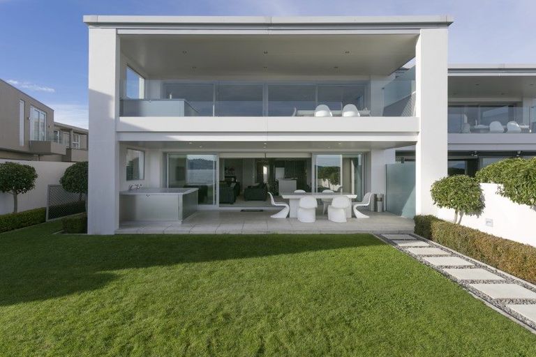 Photo of property in 1/225 Lake Terrace, Waipahihi, Taupo, 3330