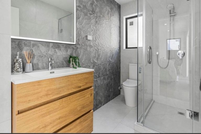 Photo of property in 40e Nikau Street, New Lynn, Auckland, 0600