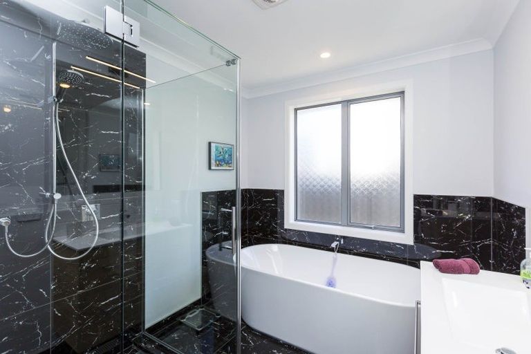 Photo of property in 1 Mawai Hakona Drive, Wallaceville, Upper Hutt, 5018