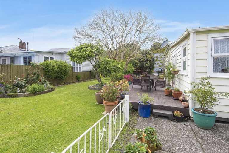 Photo of property in 16 George Street, Hikurangi, 0114