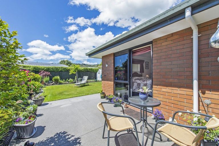 Photo of property in 60 Mauger Drive, Heathcote Valley, Christchurch, 8022