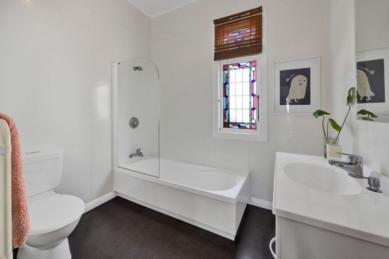 Photo of property in 183 Tukapa Street, Westown, New Plymouth, 4310