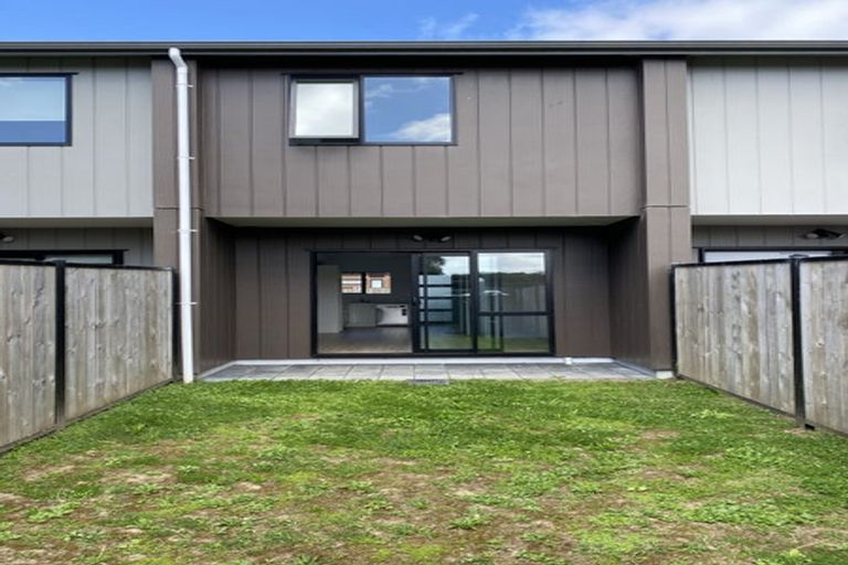Photo of property in 7 Eileen Newey Place, Henderson, Auckland, 0612