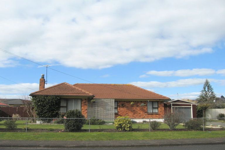 Photo of property in 72 Valentine Street, Papakura, 2110