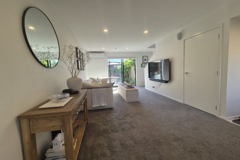 Photo of property in 9/45 Vera Road, Te Atatu South, Auckland, 0610