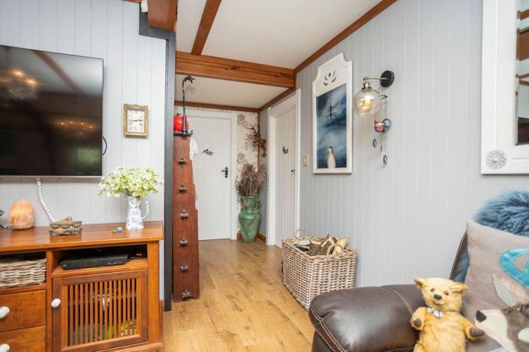 Photo of property in 72 Township Road, Kumeroa, Woodville, 4997