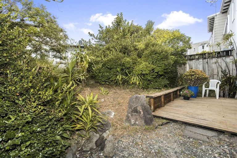 Photo of property in 83 Albionvale Road, Glen Eden, Auckland, 0602