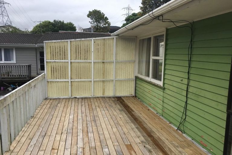 Photo of property in 40 Arlette Place, Massey, Auckland, 0614