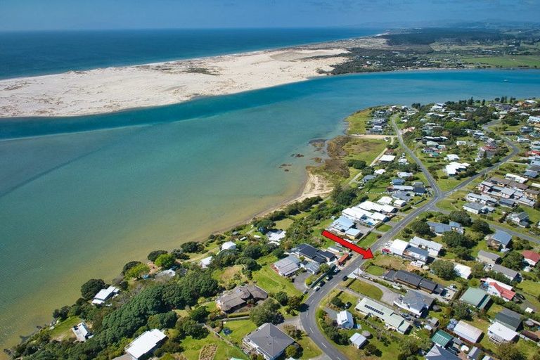 Photo of property in 14 Cheviot Street, Mangawhai Heads, Mangawhai, 0505