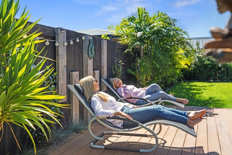 Photo of property in 99 The Boulevard, Papamoa Beach, Papamoa, 3118