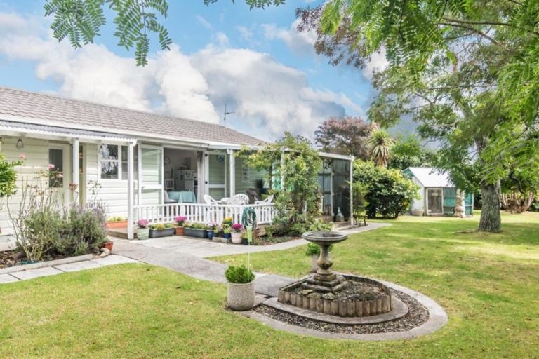 Photo of property in 9 Lesley Grove, Waikanae, 5036