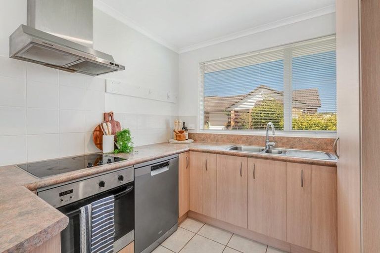 Photo of property in 8/262 Centreway Road, Orewa, 0931