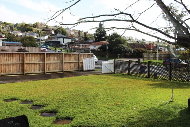 Photo of property in 8 Blenheim Street, Glenfield, Auckland, 0629