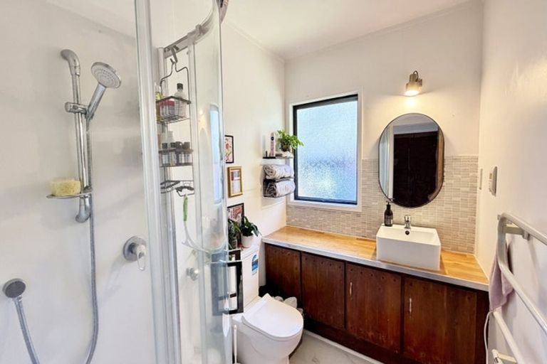 Photo of property in 5 Holyoake Place, Chatswood, Auckland, 0626