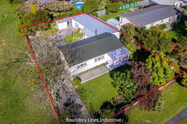 Photo of property in 16 Papawai Road, Greytown, 5712