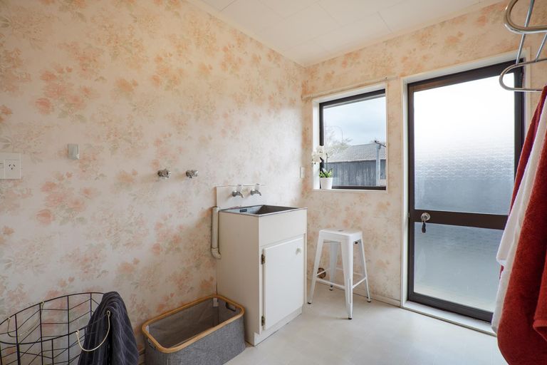 Photo of property in 124 Amberley Avenue, Highbury, Palmerston North, 4412