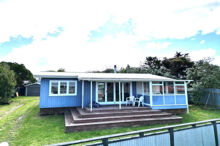 Photo of property in 11 Fabrin Street, Foxton Beach, Foxton, 4815