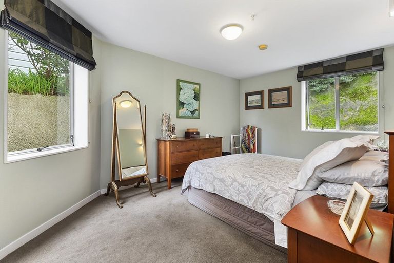 Photo of property in Alto Apartments, 2b/22 Telford Terrace, Oriental Bay, Wellington, 6011