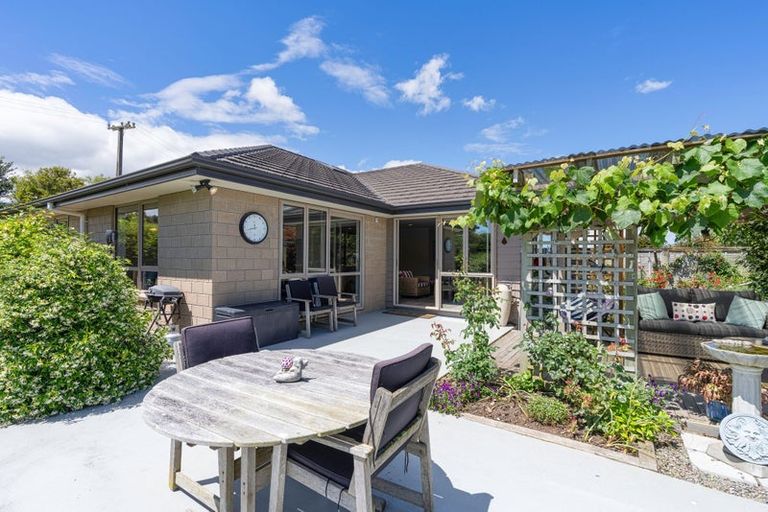 Photo of property in 1087 Queen Street East, Levin, 5571