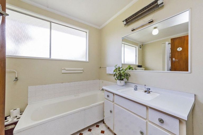 Photo of property in 57 Lockhart Avenue, Milson, Palmerston North, 4414