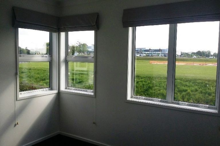 Photo of property in 3 Lockheed Street, Hobsonville, Auckland, 0618