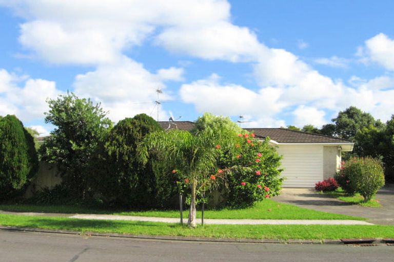 Photo of property in 2/16 Vivian Wilson Drive, Eastern Beach, Auckland, 2012