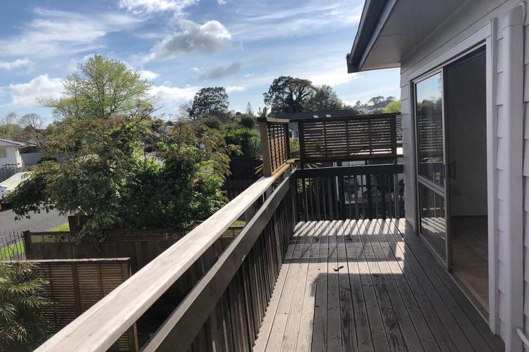 Photo of property in 9 Darren Crescent, Half Moon Bay, Auckland, 2012