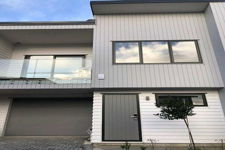 Photo of property in 9d Matuhi Rise, Henderson, Auckland, 0612