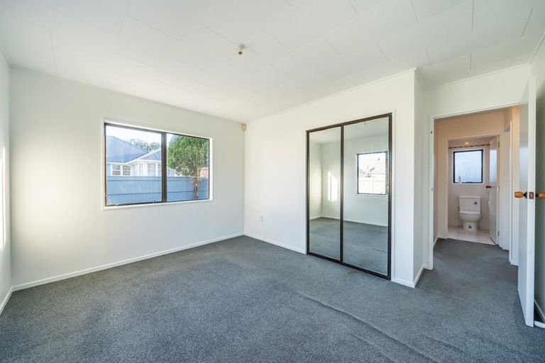 Photo of property in 2/1006 High Street, Avalon, Lower Hutt, 5011