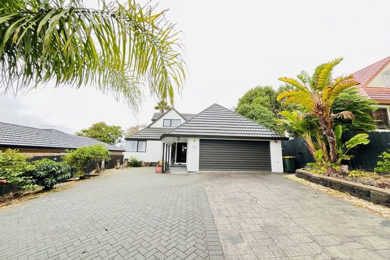 Photo of property in 2/4 Rakaia Rise, Clover Park, Auckland, 2019