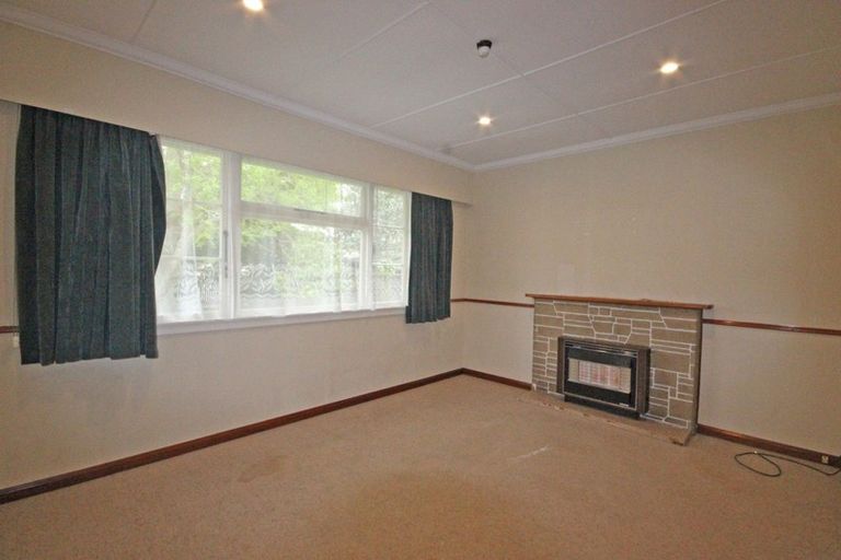 Photo of property in 28 Pahiatua Street, Hokowhitu, Palmerston North, 4410