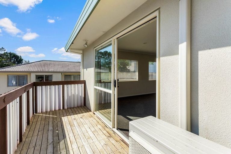 Photo of property in 2/16 Ocean View Road, Hatfields Beach, Orewa, 0931