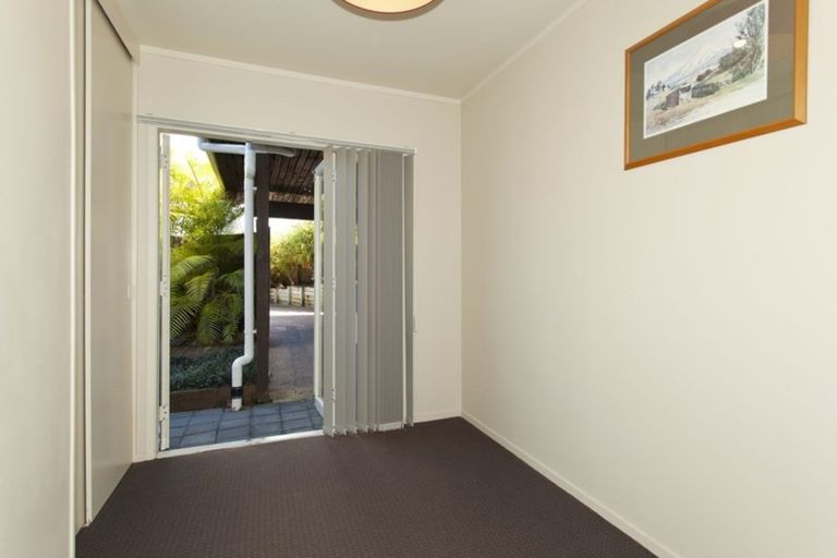 Photo of property in 1/31 James Evans Drive, Northcote, Auckland, 0627