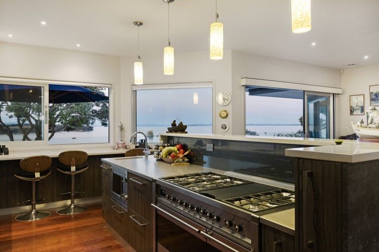 Photo of property in 93 Tiri Road, Tindalls Beach, Whangaparaoa, 0930