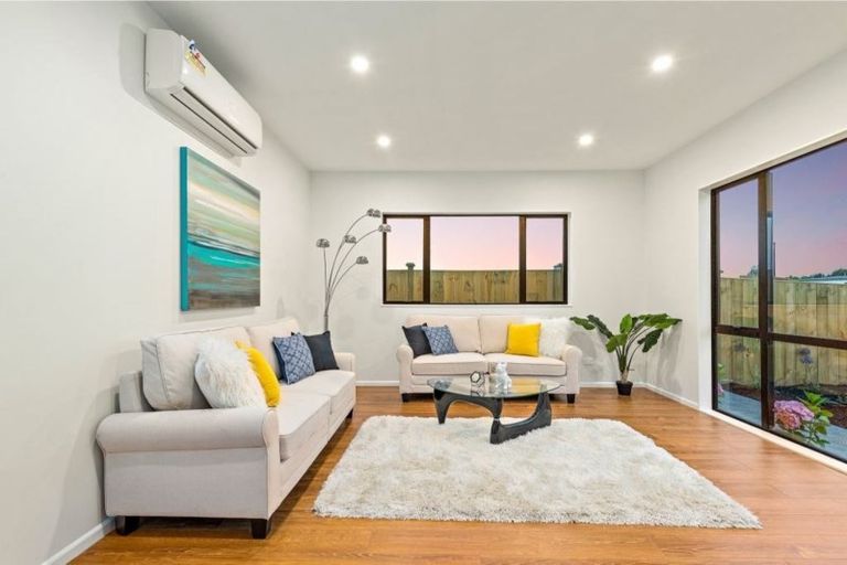 Photo of property in 4 Vinistra Road, Kumeu, 0810